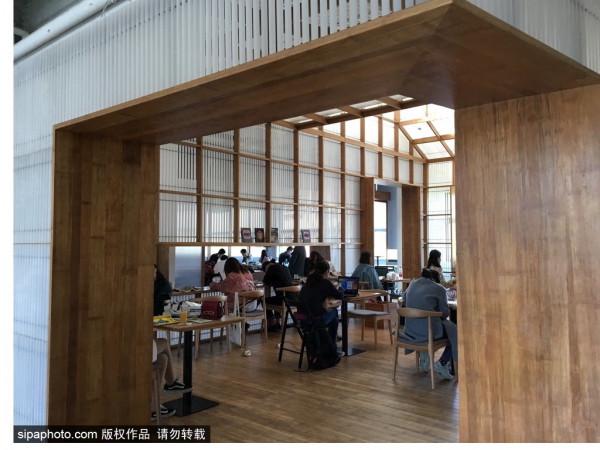 京城簡約風書店，乾淨明亮簡簡單單的閱讀之所