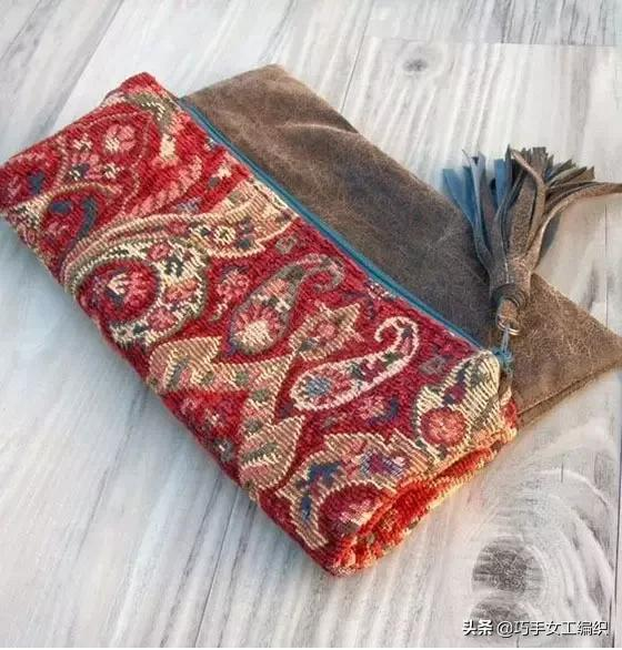 她將幾塊錢的繡片縫在包包上，真的不能再美了