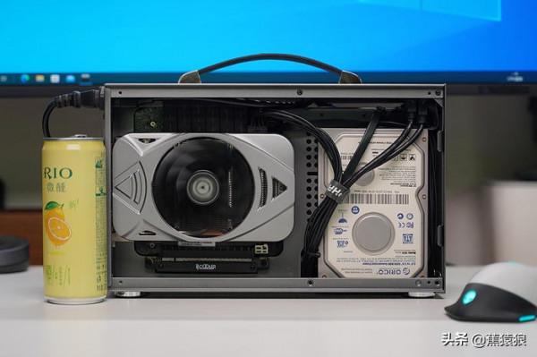 7&period;5L 小體積行動式，超頻三 蜂鳥 i100CG PRO ITX 機箱裝機分享