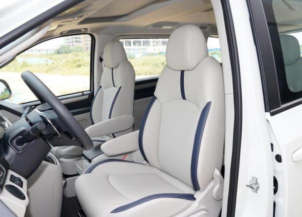 配2.0T發動機+軸距3198mm，起價14.58萬元，大通G10太能“裝”了