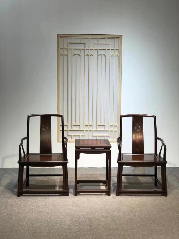 大紅酸枝(交趾黃檀)黑飄紅老料 扇南三件套 大紅酸枝(交趾黃檀)黑飄紅老料 扇南三件套