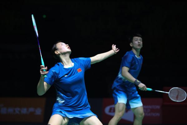 打羽毛球時,好好領會不同情況下重心的控制,一定會讓你受益匪淺 打羽毛球時,好好領會不同情況下重心的控制,一定會讓你受益匪淺