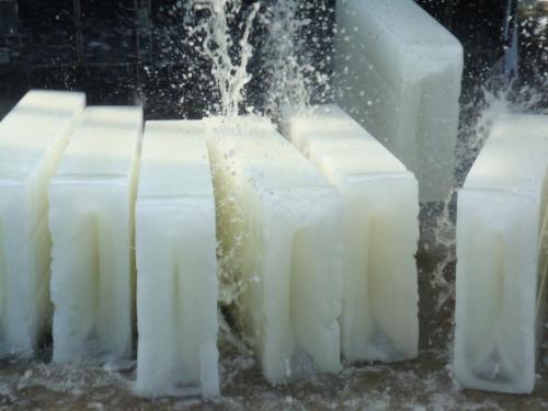 2000年前中國古人如何用熱水成功造冰,是困擾物理學家的巨大難題 2000年前中國古人如何用熱水成功造冰,是困擾物理學家的巨大難題