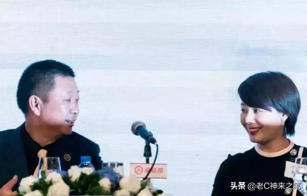 當海底撈張勇辭職離開時,他回頭看工作6年的拖拉機廠,有些不捨 當海底撈張勇辭職離開時,他回頭看工作6年的拖拉機廠,有些不捨