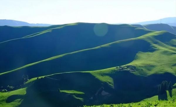 中國最美的9大草原，一輛車，三五好友，就可以馳騁在草原上