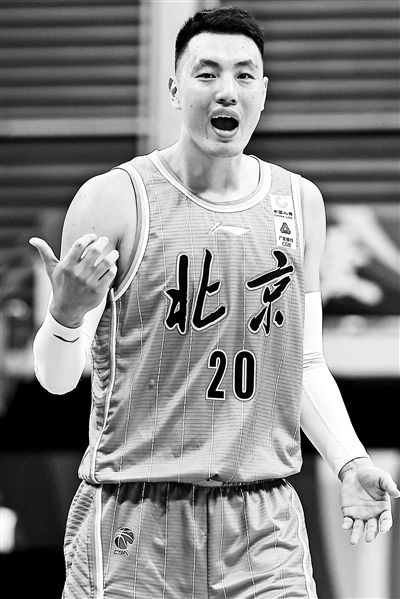 首鋼隊最大混子！出場36分鐘，2分3失誤3犯規，快攻3打1不敢投籃