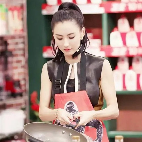 7位“轉移陣地”的港臺明星，定居內地，送娃上名校，各個有遠見