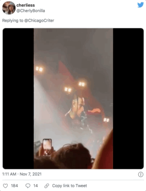 美頂流歌手演唱會煽動狂歡致8人被踩死!目擊者:他邊唱邊看人死 美頂流歌手演唱會煽動狂歡致8人被踩死!目擊者:他邊唱邊看人死