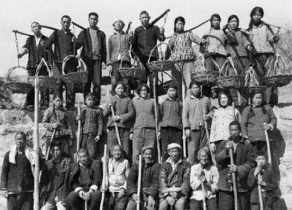 1986年山東一女子自封皇帝,密謀進京登基,後被聯防隊員一鍋端 1986年山東一女子自封皇帝,密謀進京登基,後被聯防隊員一鍋端