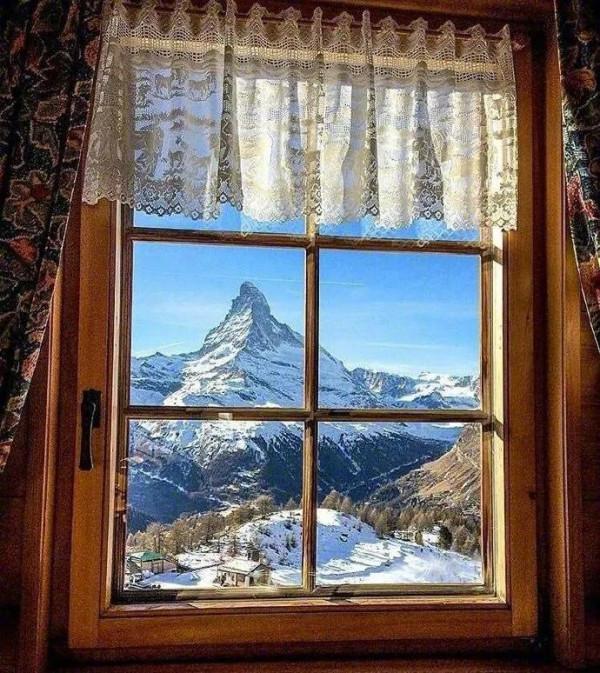 靈感美圖｜誰不想家裡擁有這樣的窗戶呢？從日出到日落