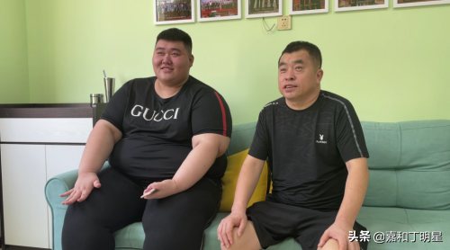 501斤小夥到長春嘉和外科醫院切胃減重，高中體重就達300斤