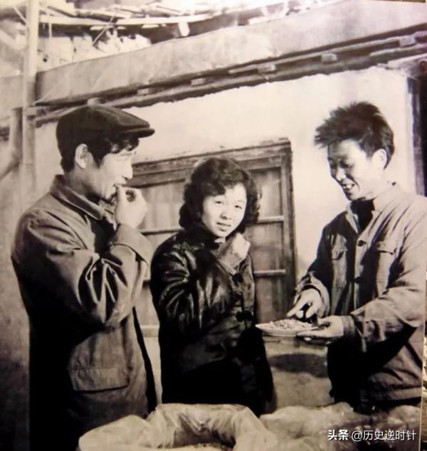 “傻子瓜子”年廣九,年已奔九,為何執意要小兒子出國留學? “傻子瓜子”年廣九,年已奔九,為何執意要小兒子出國留學?