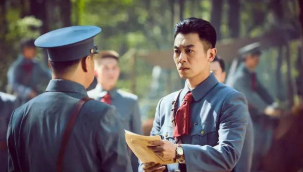 上級讓他當許光達的副手，他拒絕任命，授銜時許是大將他是中將