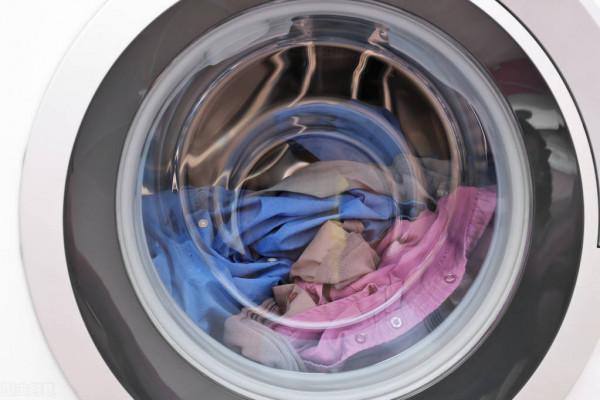 我剛換了洗烘一體機，與普通洗衣機對比，有三處更好，但兩處不足