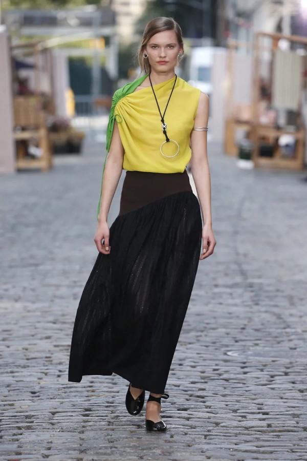 Tory Burch：回顧美國經典，女孩們的大時代