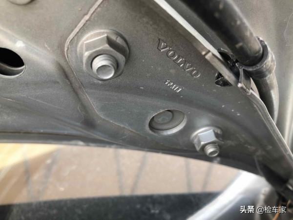 市面僅存兩位數，5萬塊買這輛沃爾沃C30值嗎？賣家：加個好友