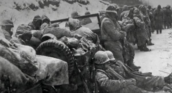 上甘嶺戰士:能否用敵屍?連隊:可以,很快壘起長60米高1米戰壕 上甘嶺戰士:能否用敵屍?連隊:可以,很快壘起長60米高1米戰壕