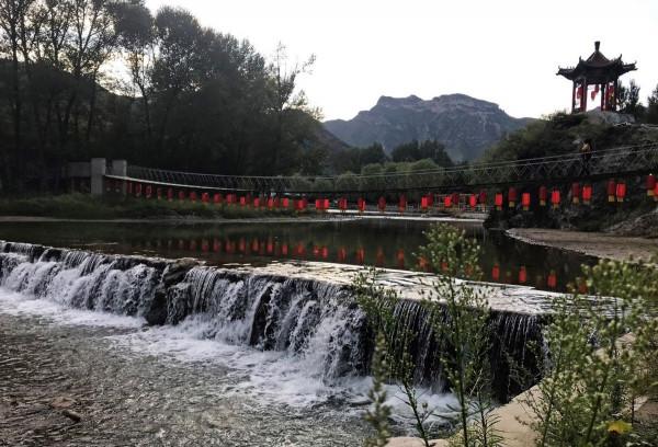 四圍山色青 一溪中流碧——夜宿花塔