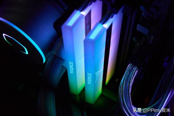 記憶體界的顏值巔峰:十銓 夢境DDR4-4000 RGB記憶體 記憶體界的顏值巔峰:十銓 夢境DDR4-4000 RGB記憶體