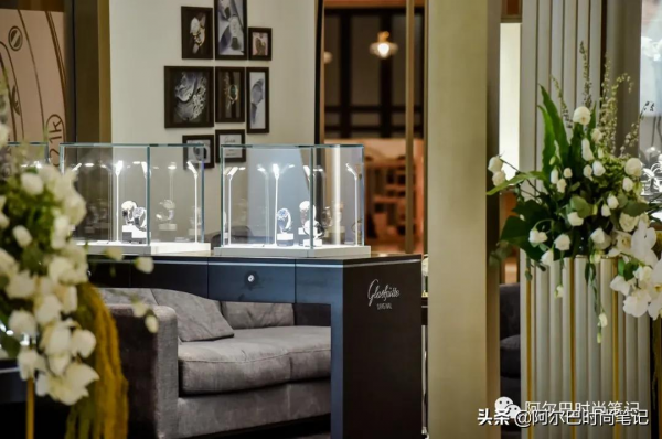 德表,朗格與格拉蘇蒂原創 德表,朗格與格拉蘇蒂原創