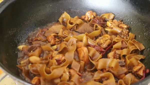 豆腐皮別炒菜吃，教你新吃法，天天吃都不膩，上桌就搶光