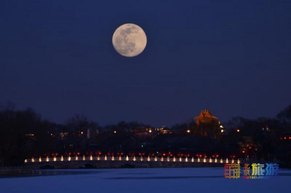 元宵佳節，北京北海公園圓月美輪美奐