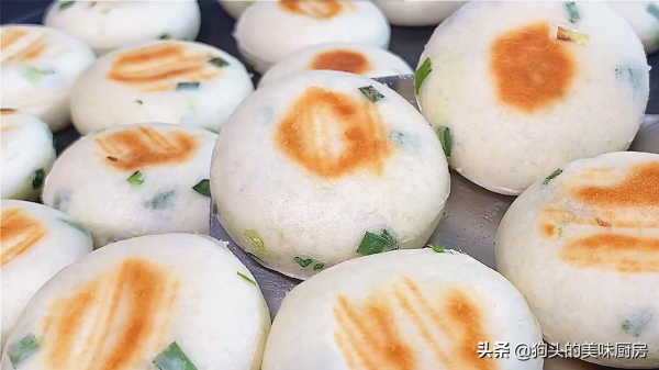 蔥花小發麵餅，不加雞蛋不加油，鬆軟蓬鬆好消化，家人都愛吃