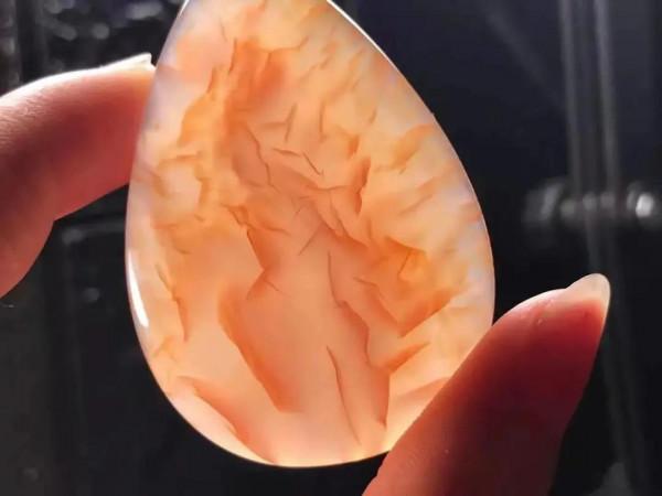 冰飄南紅時如何形成的？