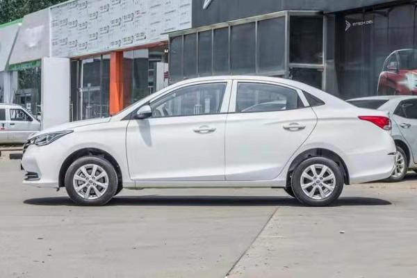 長安悅翔，搭載1.4L+5MT+5.4L油耗，售價5.59萬元，是你的菜嗎