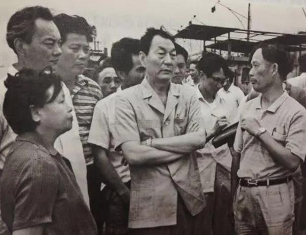 朱鎔基面對資金難題，宮著銘：要想開發浦東，就要借全國的錢