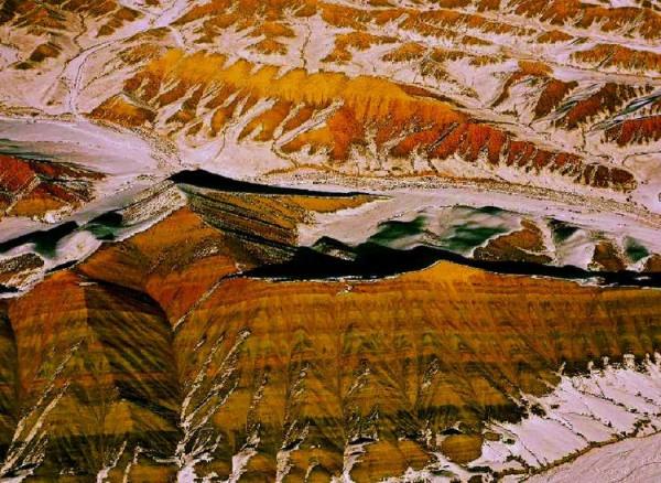 雪映丹霞，是夢境，也是仙境