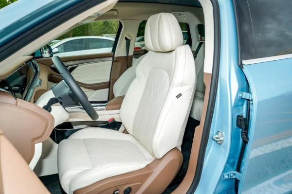 年底想買中大型SUV,不妨看看這兩款,空間大、配置多、舒適性好 年底想買中大型SUV,不妨看看這兩款,空間大、配置多、舒適性好