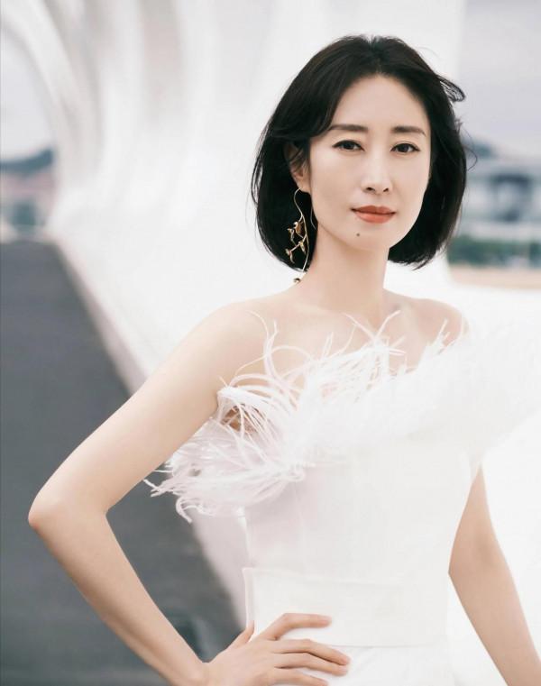 劉敏濤高畫質美圖，大姐的這氣質絕了