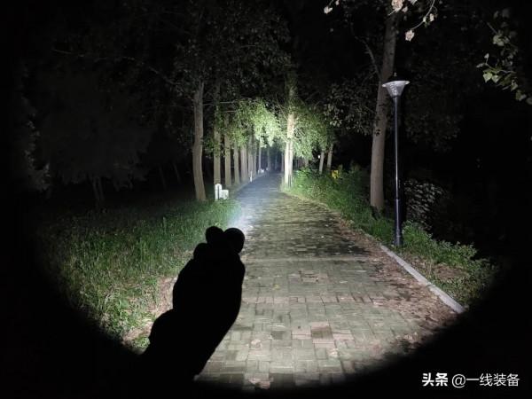 評測 | Fenix C7直充戶外手電，一起來看看第三代升級版的誠意