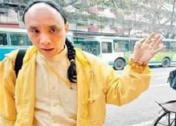 他自稱多爾袞十世孫：為保皇室血脈不娶漢女，向國家索要故宮祖產