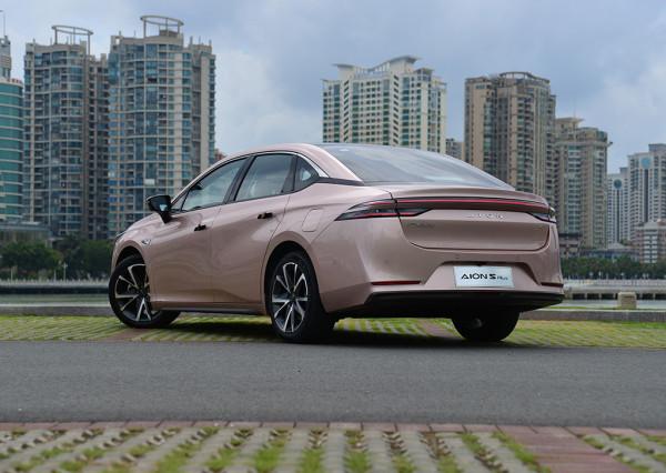 “傳統”對陣“新勢力” 廣汽埃安AION S對比小鵬G3i