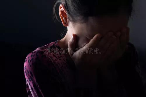 到處宣揚我的隱私，毀我一生幸福，母親，你到底愛不愛我？