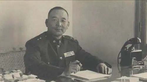 有兵力沒能力？白崇禧評價蔣介石的軍事能力：就是一個步兵排長