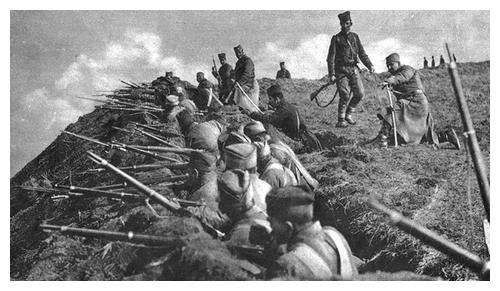 從日不落帝國到美國二流跟班，超級敗家子丘吉爾如何拖垮英國？