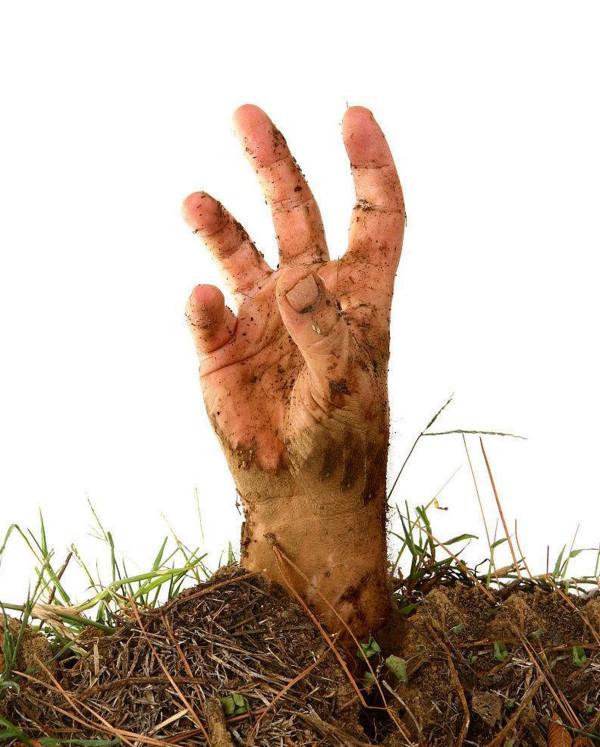 10年前，英國一女子被前任活埋，靠一枚戒指爬出地面，怎麼回事？