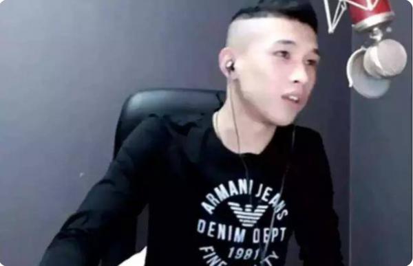 初代直播網紅天佑的幻滅史:從一夜走紅到消失,他經歷了什麼? 初代直播網紅天佑的幻滅史:從一夜走紅到消失,他經歷了什麼?