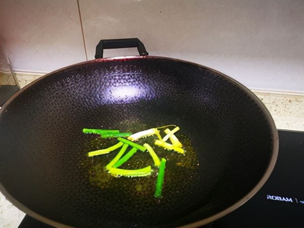 今日份分享——油燜大蝦的做法 今日份分享——油燜大蝦的做法