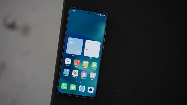 盤點1500-4500價位的銀色手機,比白色更顯高階,你pick誰? 盤點1500-4500價位的銀色手機,比白色更顯高階,你pick誰?