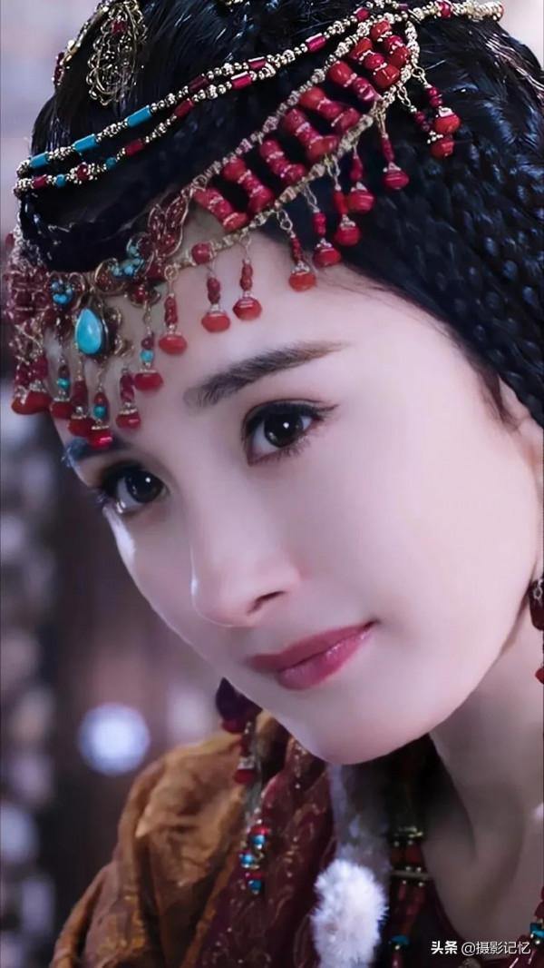 楊冪：肌膚豐潤