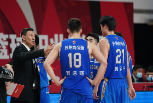 末節翻盤！李楠苦吞17分大逆轉，吳冠希空砍24+11，1勝6負淪為倒3