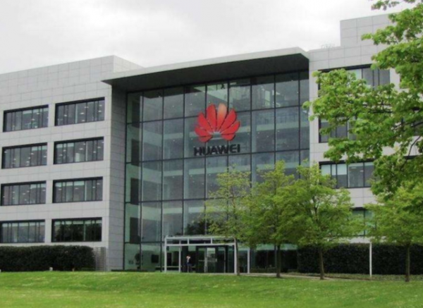 研究晶片15年，一年花任正非4億，何庭波&OpenCurlyDoubleQuote;備胎&rdquo;轉正後一騎絕塵