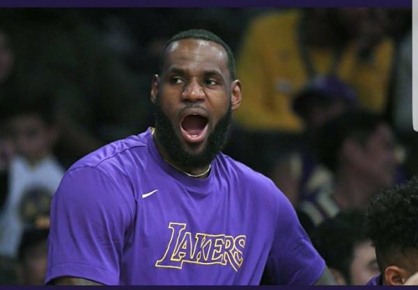 詹皇里程碑時刻，佩林卡送上一份大禮！豪組12大後衛能湊三桌麻將