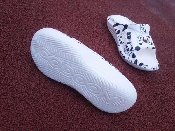 跑後恢復緩解雙腳疲勞,咕咚舒緩運動拖鞋 跑後恢復緩解雙腳疲勞,咕咚舒緩運動拖鞋