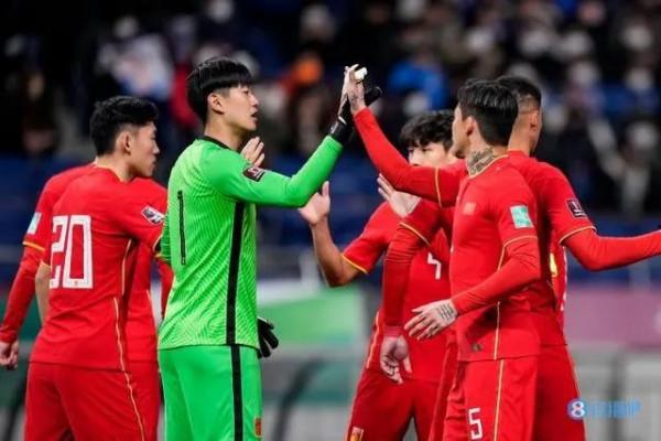 給中國男足隊員定薪資