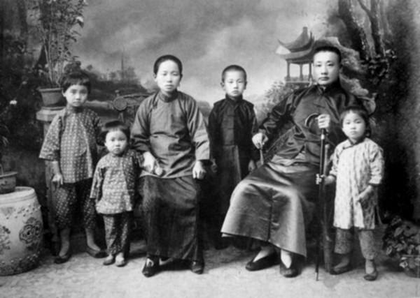 張瑞芳畫傳 39張老照片 從幼年到94歲 不同階段風采 見證美麗人生 張瑞芳畫傳 39張老照片 從幼年到94歲 不同階段風采 見證美麗人生